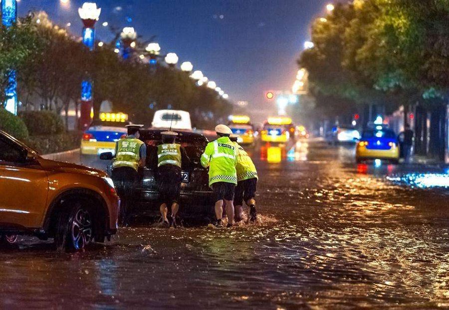 南方暴雨破纪录 欧盾救援方案之汽车水下救援(图1)